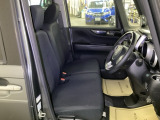 シートはフィット性も良く、楽な運転姿勢を保てます。