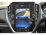 車両後方の映像を車内のディスプレイに表示し、駐車時や後退時の障害物や歩行者の確認を補助します。超広角レンズを採用し、広い範囲を映し出すことができます。