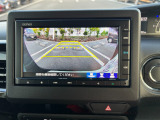 バックでの駐車が苦手な方や運転にあまり自信のない方でも後方の視界をしっかりサポート。安心して車庫入れが出来るバックカメラを装備しています!
