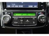 ★エアコンはオートタイプが装着済みです!オートモードにしておけば、車内温度を設定するだけで風の料や吹き出し口の切り替えを機械が行ってくれます!一年中快適な環境を作れますよ♪