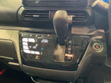 オートエアコン付きなので、温度を設定するだけで車内を快適にしてくれます!