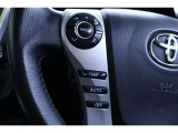 ステアリングスイッチが付いています。ハンドルを握りながらオーディオの操作が可能です。エアコンの操作も出来ます。