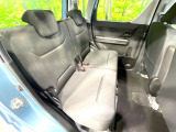 後部座席も気になるようなキズ・汚れやへたり等、大きなダメージはなく、良好な状態です。