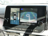 空の上から見下ろすように車の全周囲が表示されるアラウンドビューモニター☆駐車が得意になるとお出掛けも楽しくなります♪