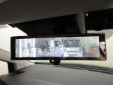 スマートルームミラー付きで後部座席に乗車してても後方がしっかり見れます