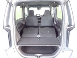 リアシートを使用しない時は、前に倒せば更に広々ラゲッジスペースの出来上がりです、更にたくさんの荷物が積み込み可能です!