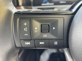 【ステアリングスイッチ】ハンドルから手を離さずオーディオ操作の一部が行えます。