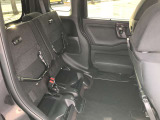 シートを跳ね上げれば背丈の高いお荷物も楽に積み込むことも可能です!