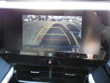 【バックモニター】バックモニター搭載で車庫入れ安心!バック中の死角部分がモニターに映し出されるので安全性がアップします!!