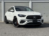 メルセデス・ベンツの定める厳しい基準をクリアしたお車のみをご案内させて頂きます。納車前整備はメーカー規定に基づき最大100項目にも及ぶ点検を熟練のメカニックによって行いご納車させて頂きます。