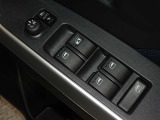 電動格納式ドアミラー・パワーウインドウを装備しています。