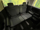 3列目シートはもちろん状態良好☆大人でもゆったりと座って頂けますので、大人数でのお出かけもラクラクです♪ご家族で、気の知れた仲間で、ドライブに行くのが楽しみですね♪