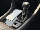 ドリンクホルダー、電子パーキング・ブレーキホールド・エコモード・EVモードなどお車の運転に快適な装備がたくさん盛り込まれております!