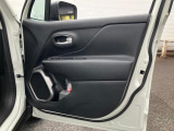 運転席ドア。