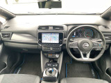 運転席からの視界が広く、隅々まではっきり見渡せます☆小物入れも多くスッキリした運転席廻り