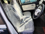 乗車定員4名!ベンチシート!