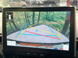 【バックカメラ】駐車時に後方がリアルタイム映像で確認できます。大型商業施設や立体駐車場での駐車時や、夜間のバック時に大活躍!運転スキルに関わらず、今や必須となった装備のひとつです!