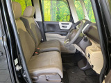 運転席シート廻りは使用感も少なく、良好な状態となっています。前オーナー様が丁寧に使っていたことがよくわかりますね。