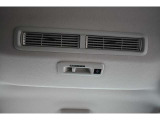 後席シーリングファンにて広い車内の温度を均一にしてくれます!
