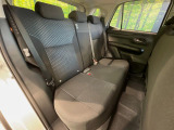 後部座席も気になるようなキズ・汚れやへたり等、大きなダメージはなく、良好な状態です。
