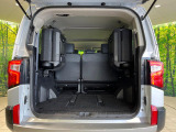 普段のお買い物や通勤、送迎等に十分な荷室スペースを確保しております。セカンドシートを倒すと、大きな荷物の積載も可能です♪