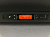 【リアオートエアコン】広い後部座席には必須の機能!風量や温度を自動で調整し前席と同様な車内環境にしてくれるリアオートエアコンを装備。夏の暑さも冬の寒さもストレスなく快適にお過ごしいただけます♪