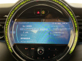 【Bluetooth】ナビゲーションと携帯電話/スマートフォンをBluetooth接続することができます。接続するとハンズフリーで使用することができるので、とても便利です!