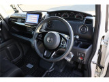 前席全体 目線も高く広い視界で安心して運転することができますね!