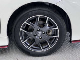 【純正ホイール装備】純正なのでバチっと決まっていてかっこいいですね☆