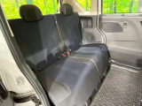 後部座席も気になるようなキズ・汚れやへたり等、大きなダメージはなく、良好な状態です。