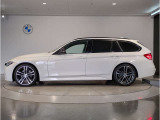 【拘りのFR】BMWが多く採用するFR車。ダイレクトでスポーティな加速感・シャープなハンドリングを実現。縦置きエンジンレイアウトにより、フラットで上質な乗り味です。