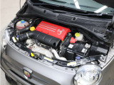 エンジンルームも非常にキレイです。RECS(吸気系エンジン内部洗浄システム)等のオプションメニューもご用命下さい。