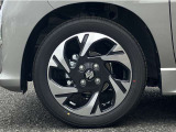 純正ホイールを装着しております。車両に関してのご質問は、スタッフまでお気軽にお問合せ下さい!TEL:0439-88-6662
