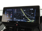 メーカー装着のSDナビを装備しております。