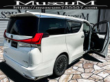 LM350仕様 エグゼクティブラウンジZ ホワイトレザー(白革)の大変希少なお車となります。このカラーの内装は2年間のみの販売されたお車です。 リア周りもしっかりと完装されております。
