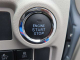プッシュスタートです。エンジンの始動、停止がワンタッチ操作で出来ます。