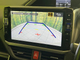 【バックカメラ】駐車時に後方がリアルタイム映像で確認できます。大型商業施設や立体駐車場での駐車時や、夜間のバック時に大活躍!運転スキルに関わらず、今や必須となった装備のひとつです!