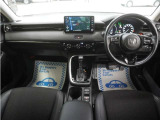 とても握りやすいステアリング!運転手の気持ちがそのまま伝わるかのような反応をしてくれます!小物入れや各ボタンの配置にこだわり、とても使いやすいです !視認性も良好なのでロングドライブもお任せ下さい!