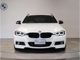 【キドニーグリル】BMWは約90年もの間、ほぼ全ての車両にひと目でBMWだと分かるこの特徴的なフロントグリルが備えられ、デザイン・アイコンとして親しまれてきました。