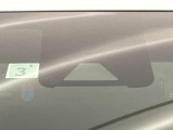 【トヨタセーフティセンス】走行中に前方の車両等を認識し、衝突しそうな時は警報とブレーキで衝突回避と被害軽減をアシスト。より安全にドライブをお楽しみいただけます。
