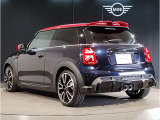 【ゴーカートフィーリング】入り組んだ細い街中でも何のストレスもなく走るMINIはまるでゴーカートに乗っているかのような乗り味で非常に特徴的で唯一無二です!!