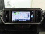 トヨタ純正ナビ装備!地図描写は文字も道もクリアで見やすく、滑らかに表示します。これさえあればもう道に迷わないですみますね♪フルセグで地上波デジタル放送TVもバッチリ綺麗に見れちゃいます♪