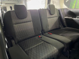 3列目シートはもちろん状態良好☆大人でもゆったりと座って頂けますので、大人数でのお出かけもラクラクです♪ご家族で、気の知れた仲間で、ドライブに行くのが楽しみですね♪