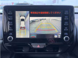 パノラミックビューモニター付きです。車両を上から見たような映像をディスプレイオーディオ画面に表示。運転席からの目視だけでは見にくい、車両周辺の状況をリアルタイムでしっかり確認できます。