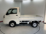 ご納車前に納車点検(法定12ヶ月点検相当)を実施し、基本性能に関わる機能や状態を徹底的に点検します。