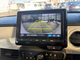 カーナビ付きです。カーナビの機能や保証につきましては、担当スタッフまでお尋ねください。