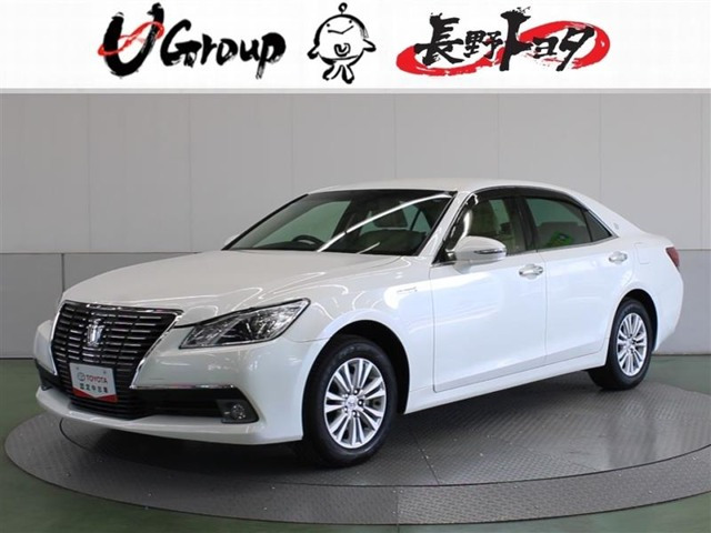 クラウンハイブリッド 2.5 ロイヤルサルーン Four 4WD