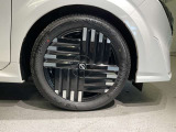 純正アルミホイールで、愛車をもっとカッコよく自動車メーカーが直接扱う純正アルミホイール。車種にマッチしたデザインで、愛車の個性を際立たせます。安全性や耐久性にも優れ、安心して使用できます。