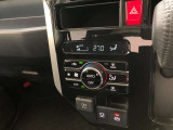 オートエアコンは温度を設定するだけで、自動で風量などを設定してくれます。運転しながら操作も必要ないので、安全性も向上します。