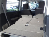 ■荷室■開口部が大きく荷物も積み下ろしなどが使いやすいです。また後部座席を倒すことによってより広くなりますので使い勝手が良く便利です☆